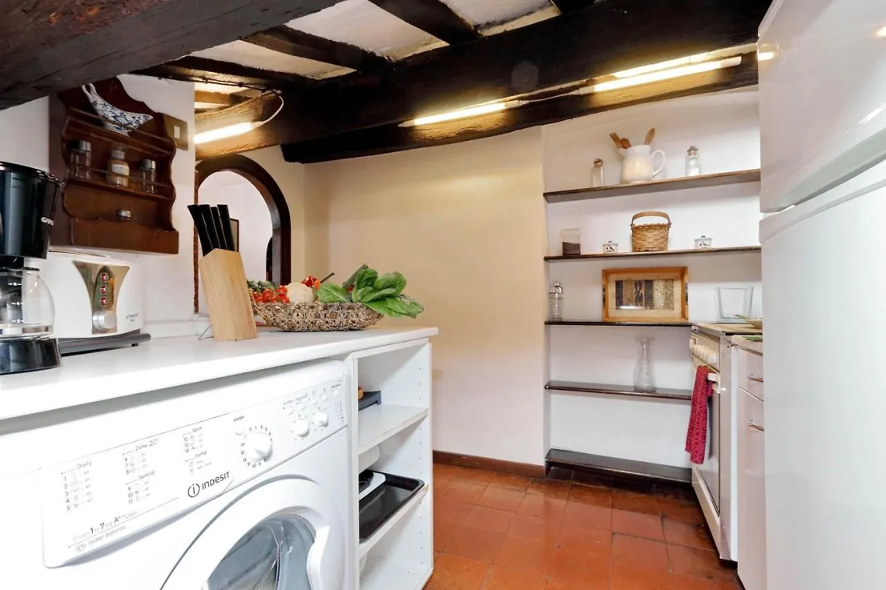 Benedetta Apartment Rome
